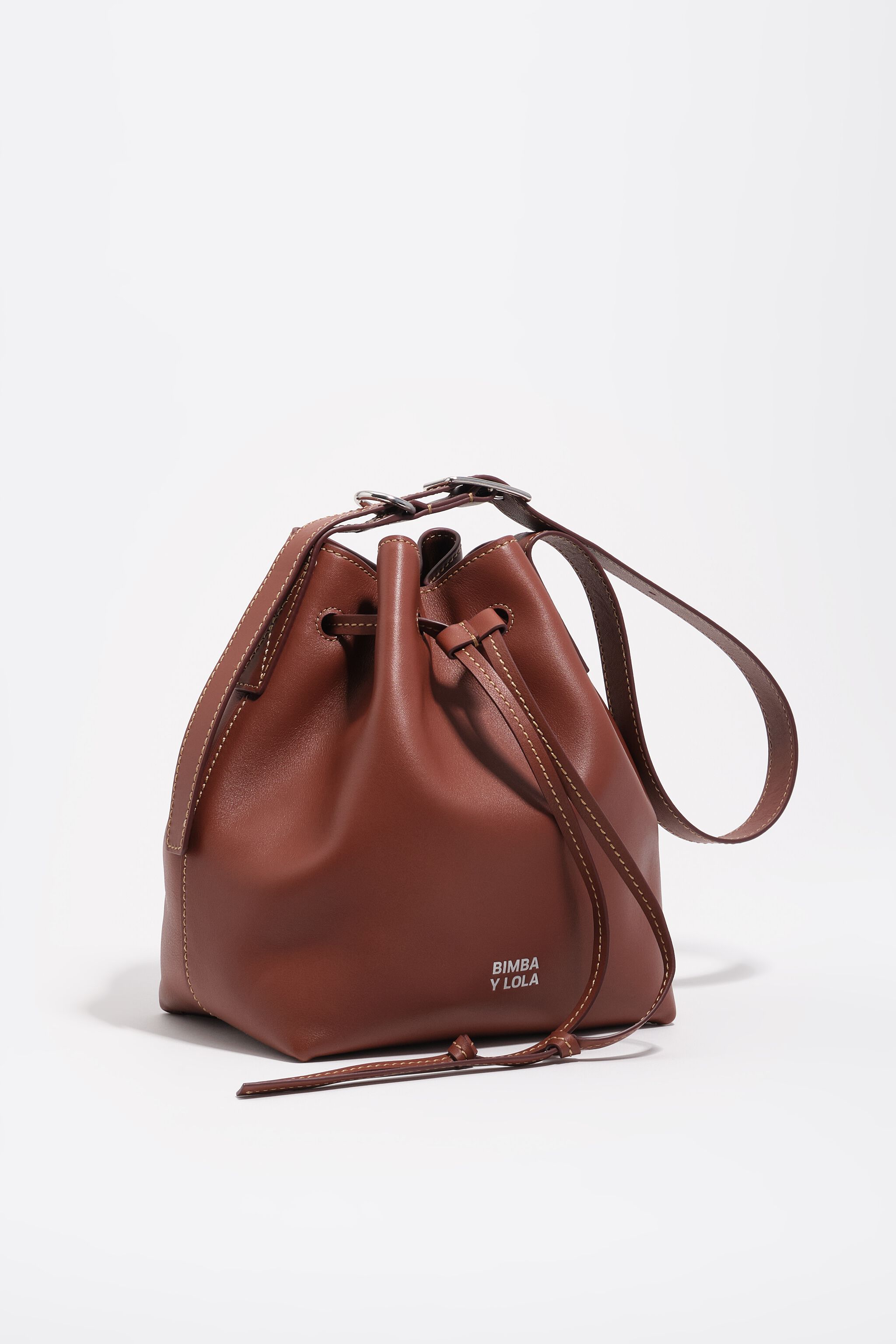 Bolsa tipo saco Carlino grande em couro cor nogueira