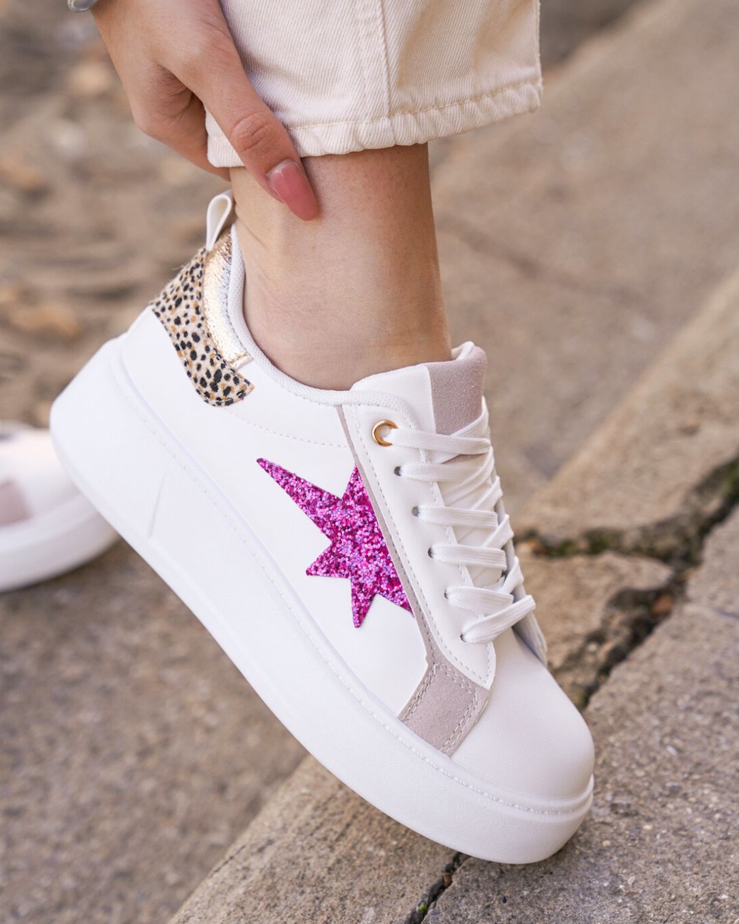 Basket femme blanche et violette à lacets étoile - Ombeline