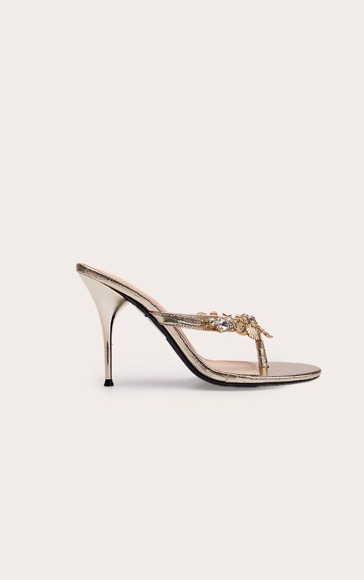 Doré Mules À Talons Avec Bride Orteil Et Ornement Charm
