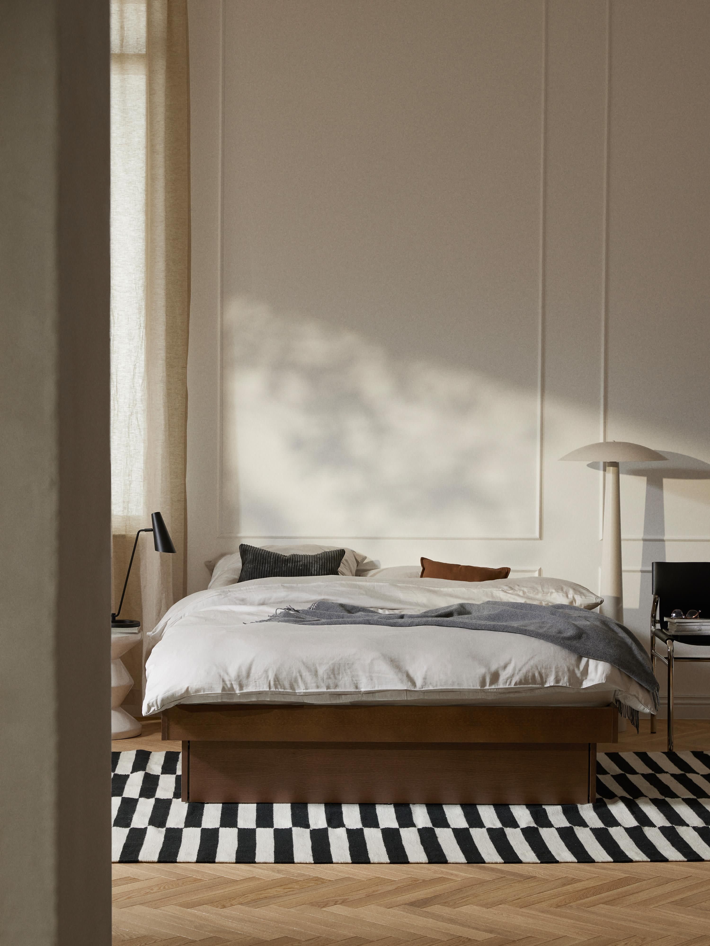 Houten bed Sato met lades