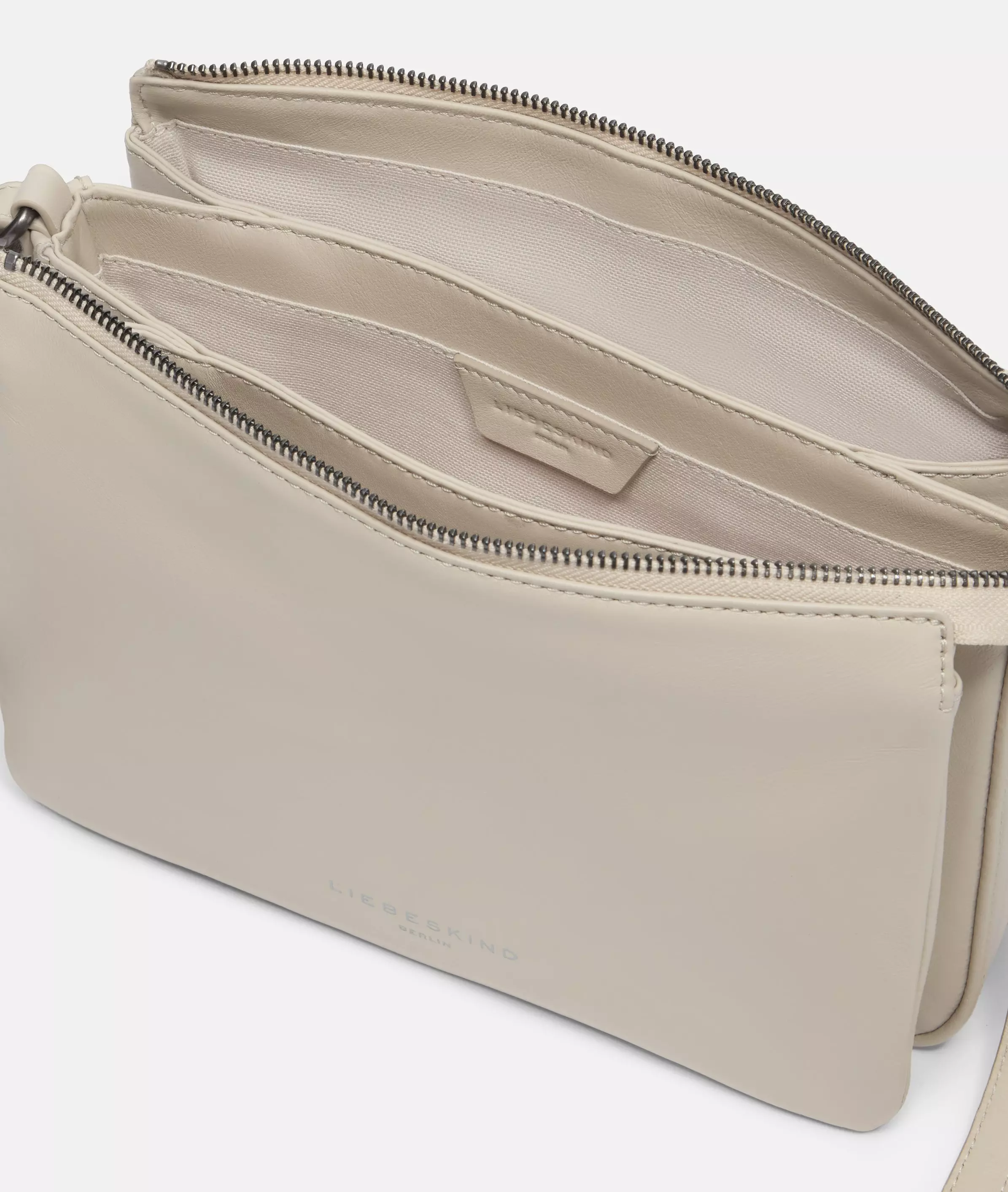 Crossbody Spacious crossbody bag made from soft sheepskin