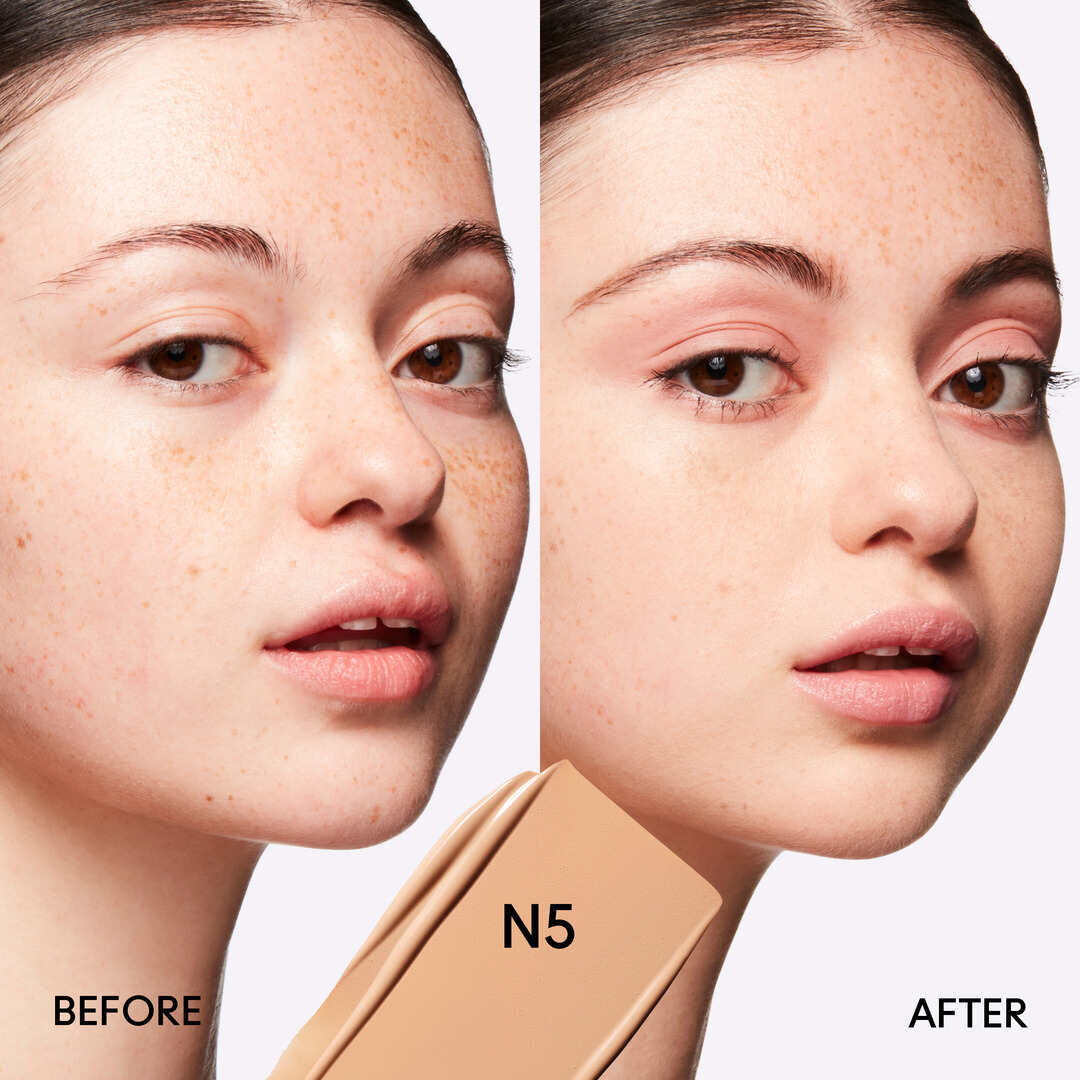 MAC STUDIO FIX FLUID SPF 15 24HR MATTE FOUNDATION + OIL CONTROL