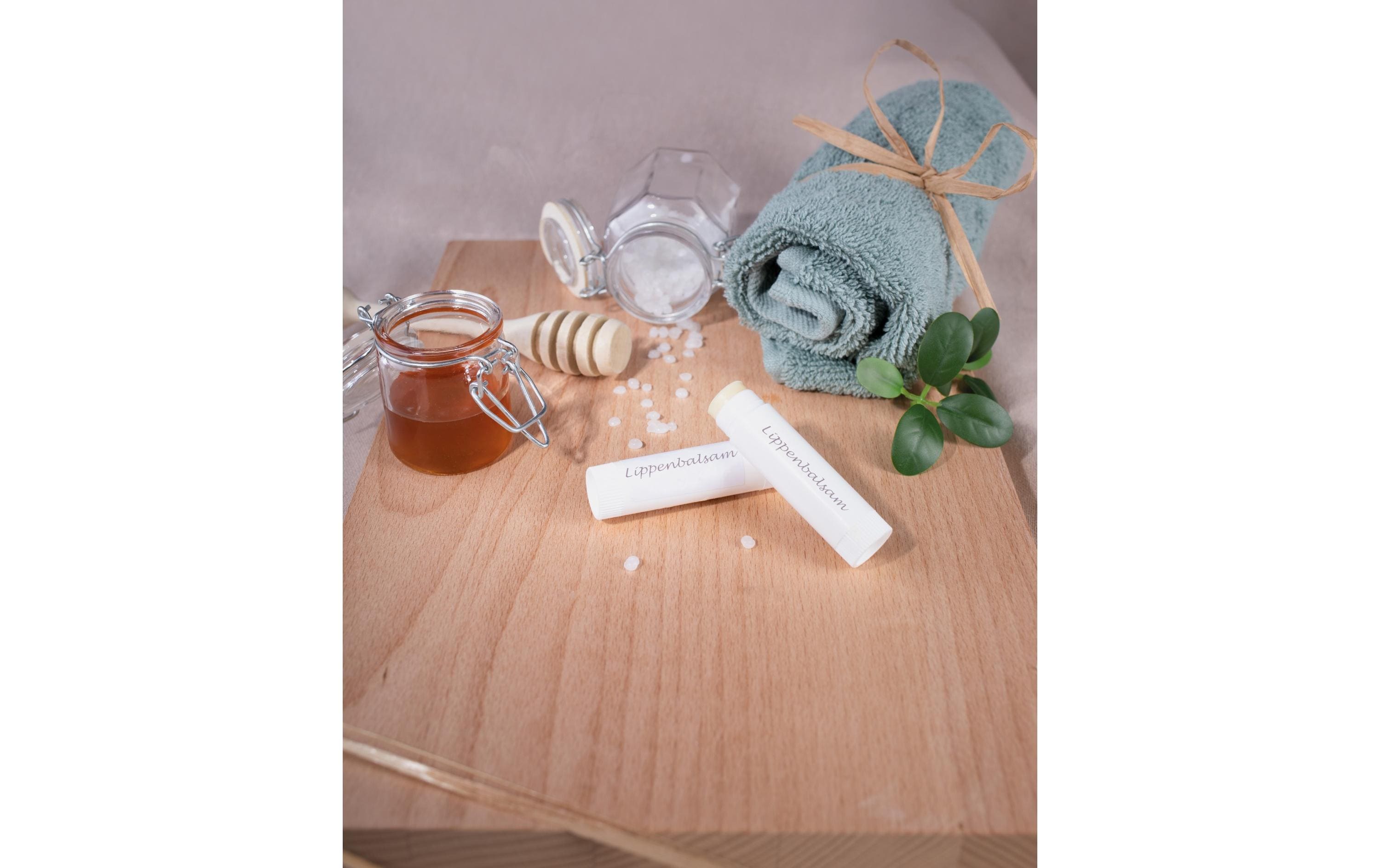 Dose und Verpackung Lippenbalsam mit Jojoba-ÖlLippenpflege-Starterset