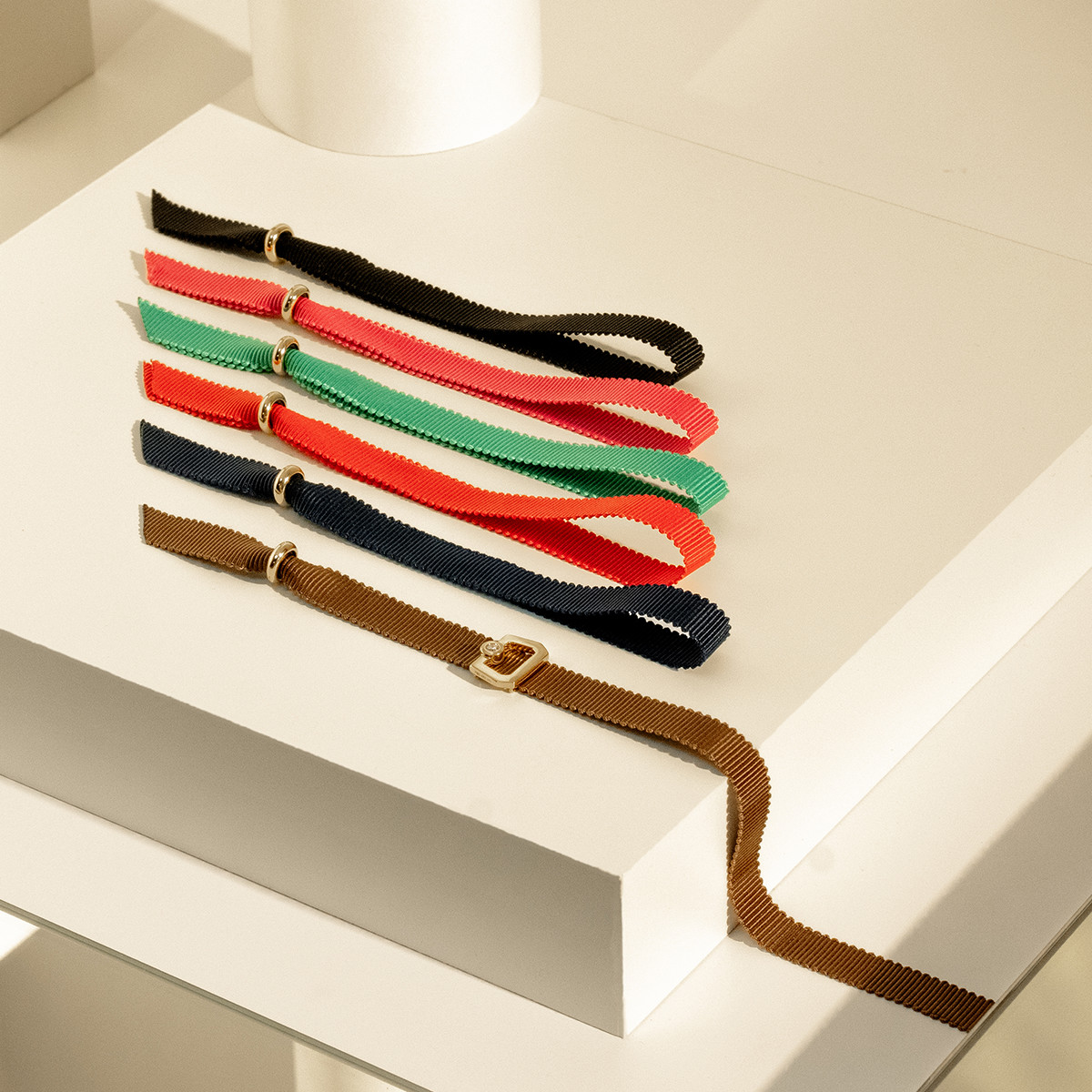 Bracelet boucle or recyclé 750 jaune diamant ruban vert 21cm