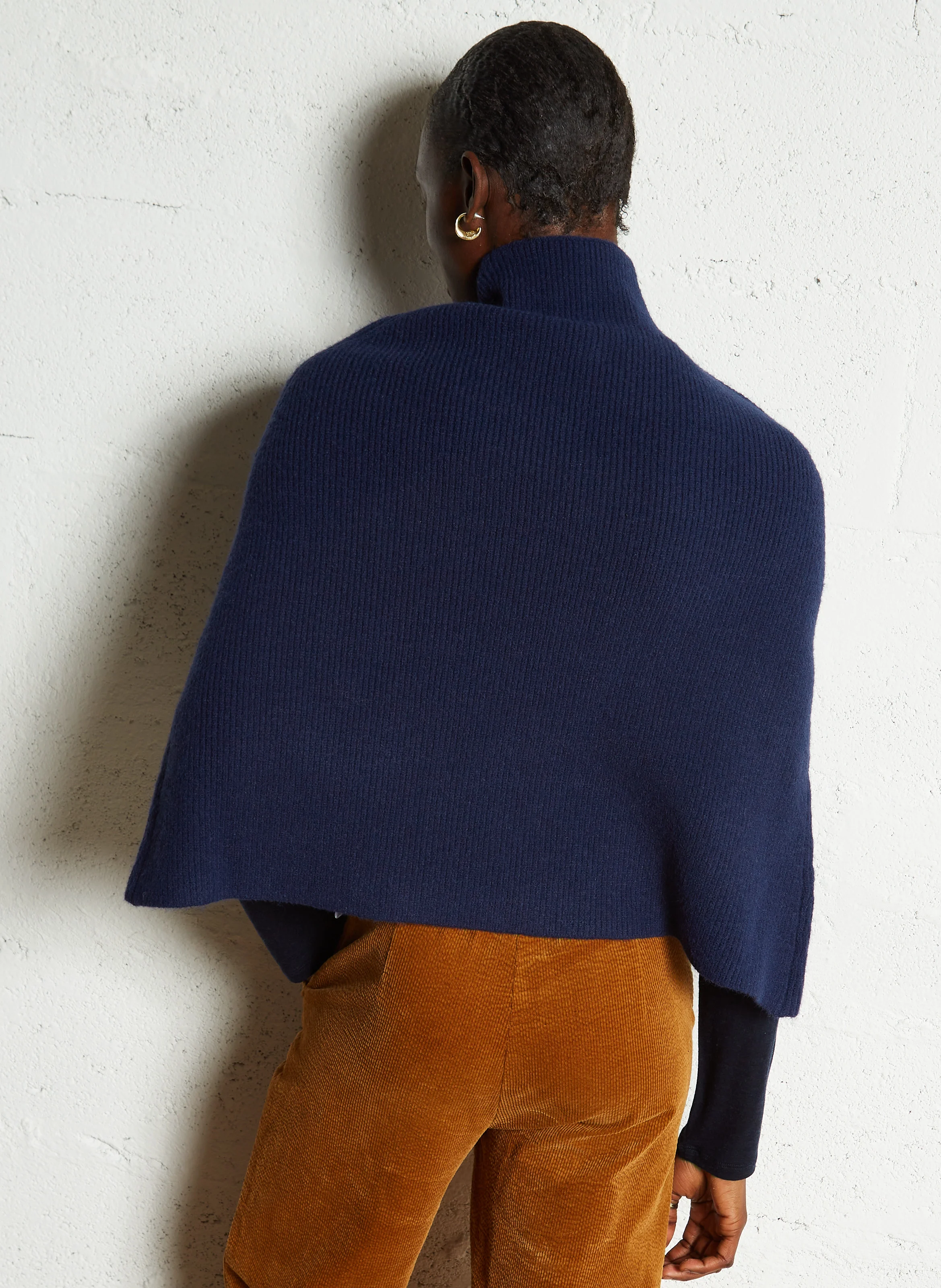 Cape col roulé en maille côtelée| Bleu