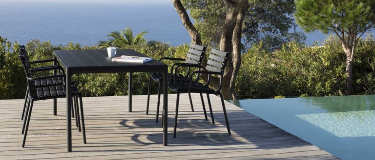Houe Four tuintafel 270x90 bamboe, onderstel zwart