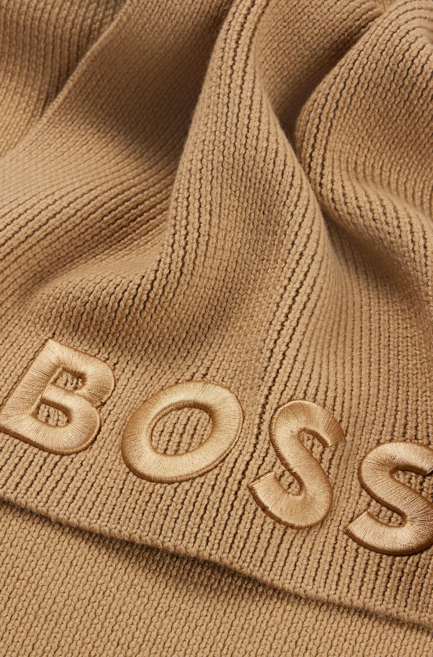 Cachecol BOSS preto canelado em lã virgem com logotipo bordado em tom sobre tom.