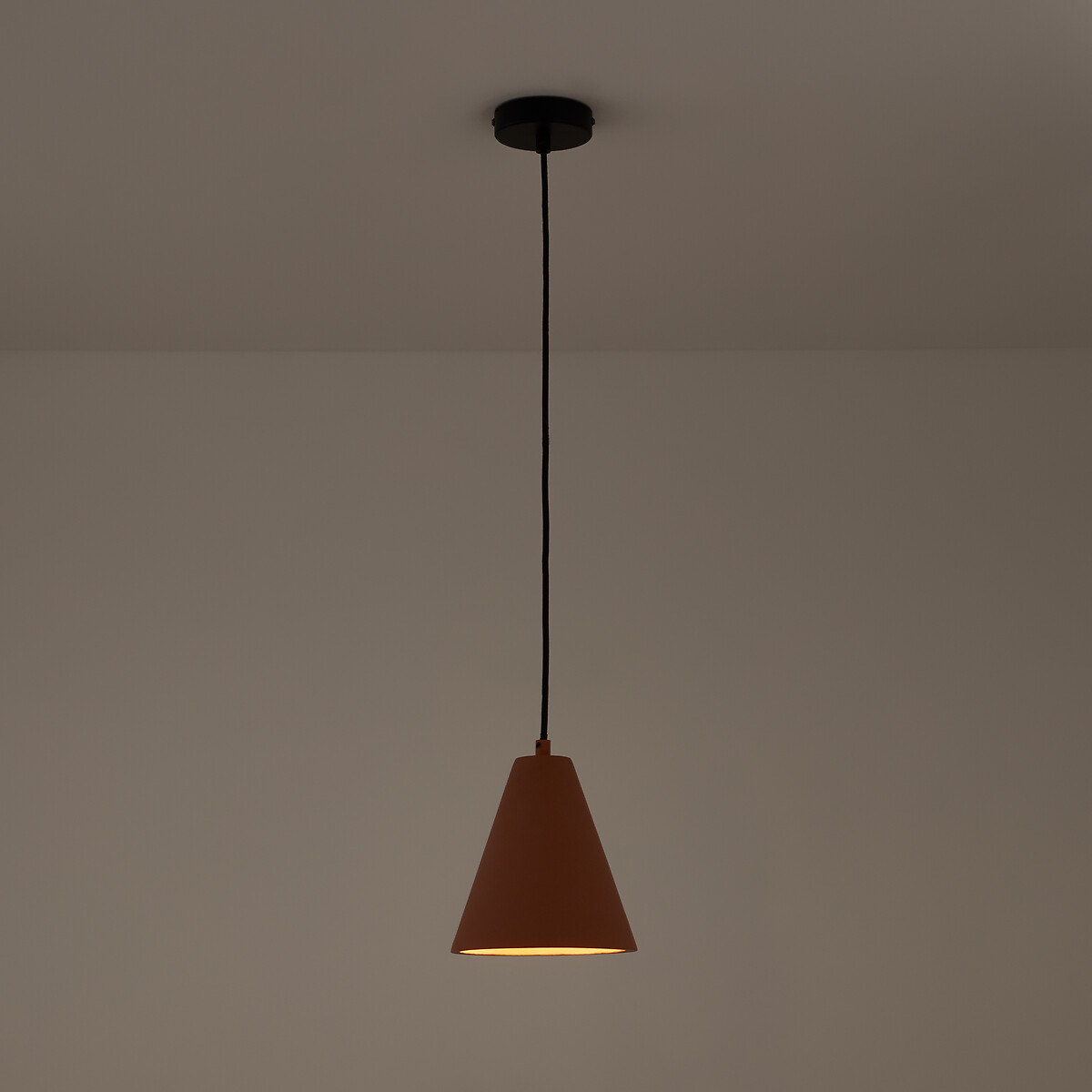 LA REDOUTE INTERIEURS<br>Candeeiro suspenso em betão, terracota Ø18 cm, Arida