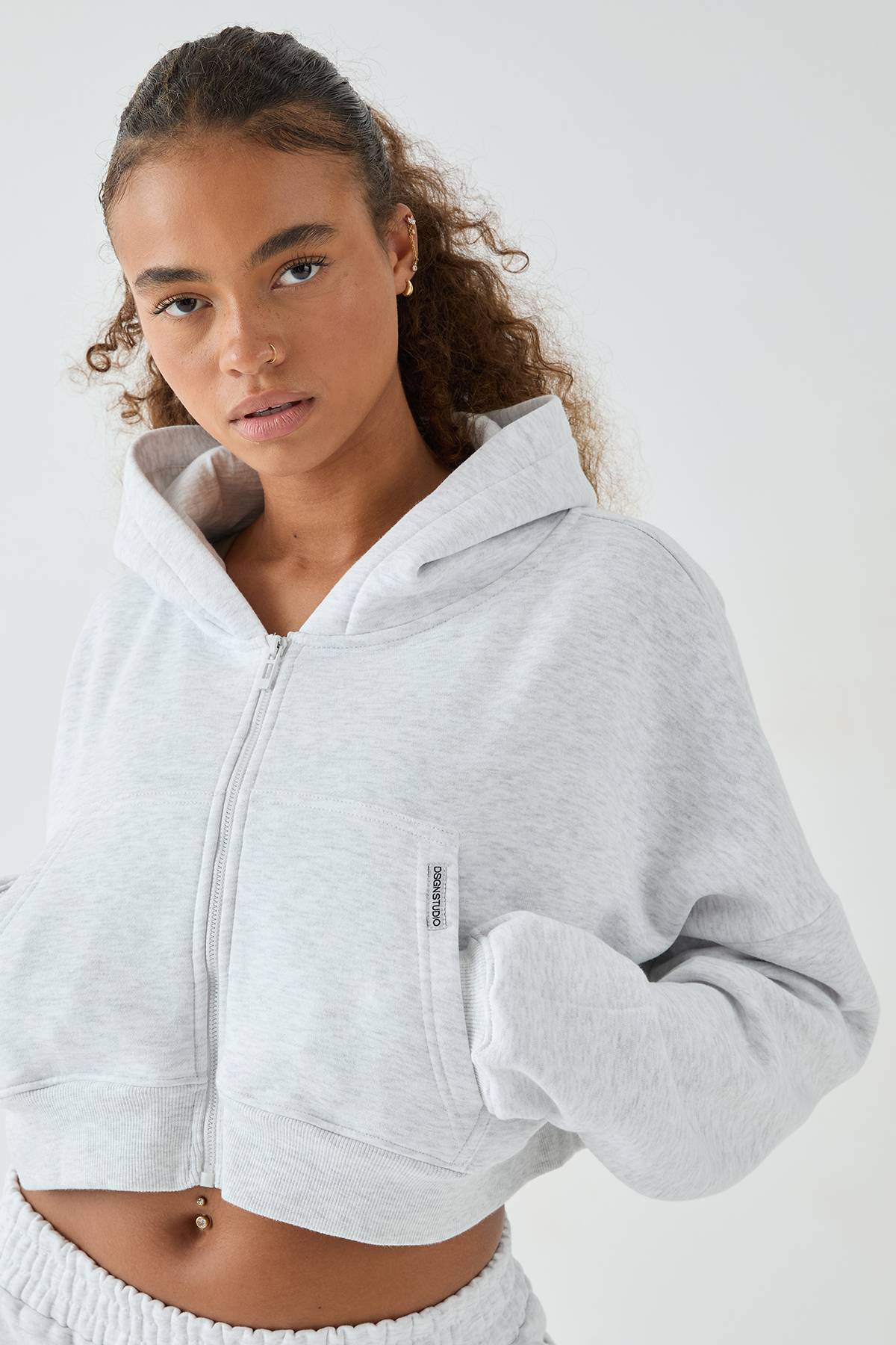Sweat à Casynthétiqueche Court Boxy DSGN Studio