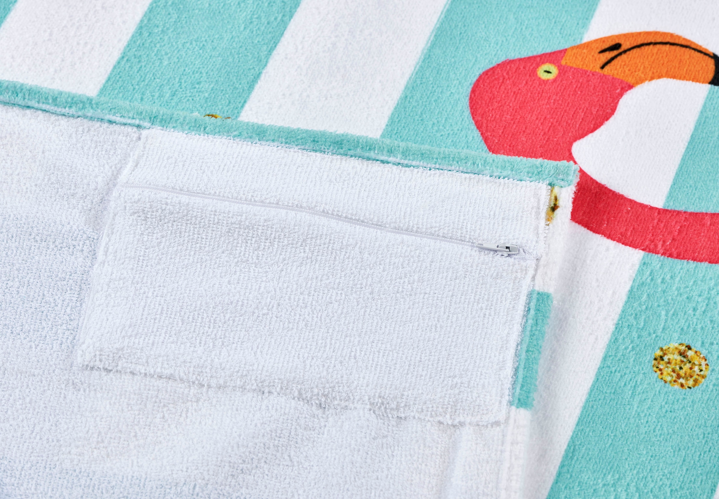 done.® Strandtuch »Flamingo« gestreift & Motiv, mit Reisverschluss-Tasche für Wertgegenstände