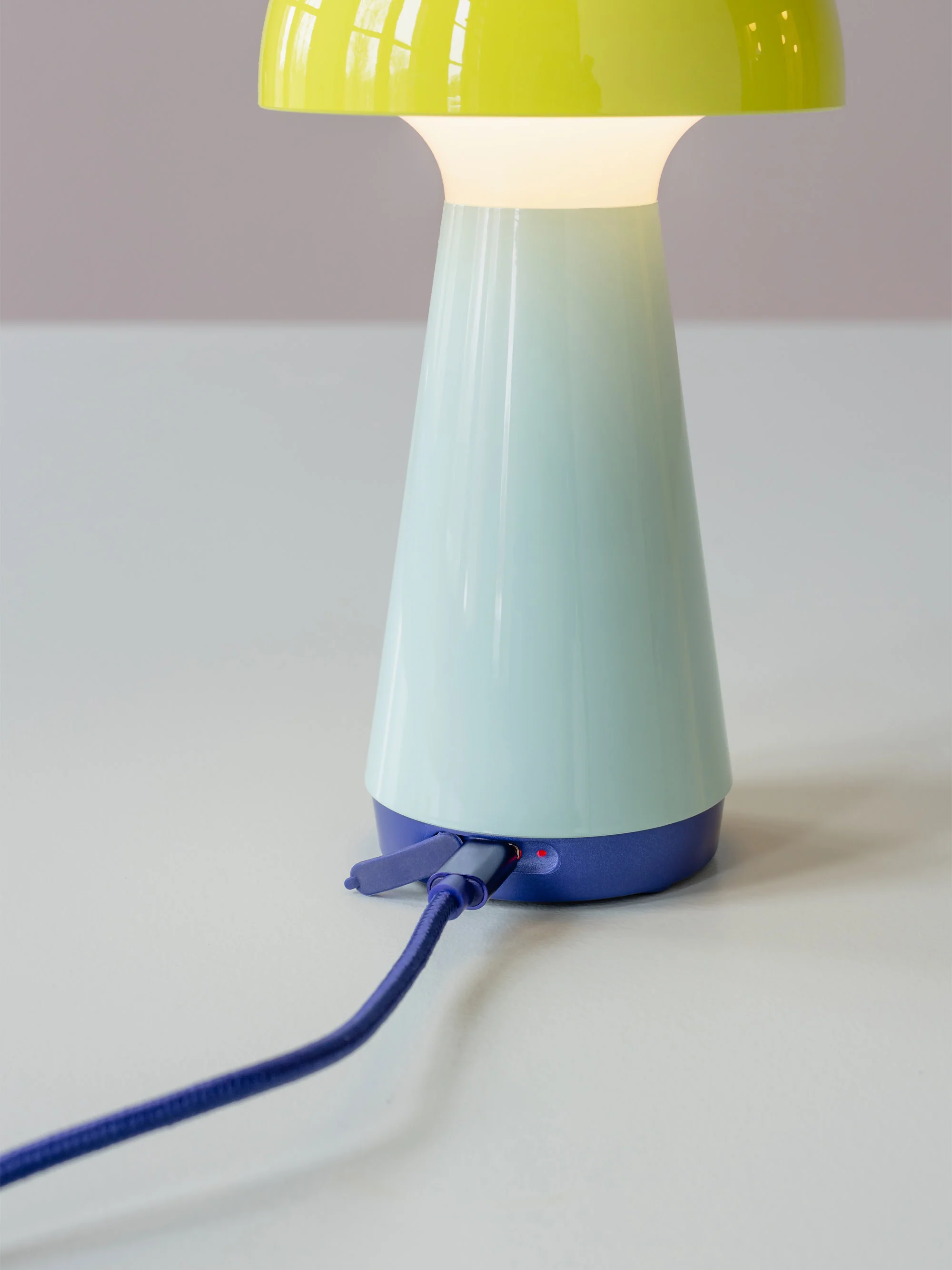 Draagbare LED tafellamp Bobbi, dimbaar