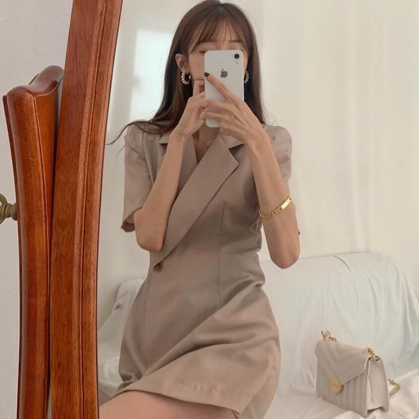 Brigitte - Playsuit met korte mouwen en één knoop