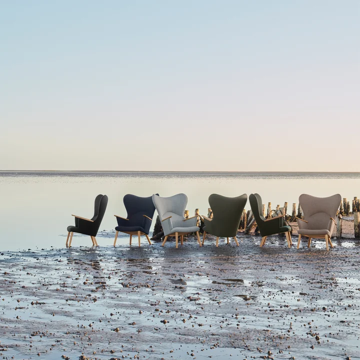Carl Hansen - CH78 Mama Bear Lounge Chair, Eiche geölt / Fiord 0151