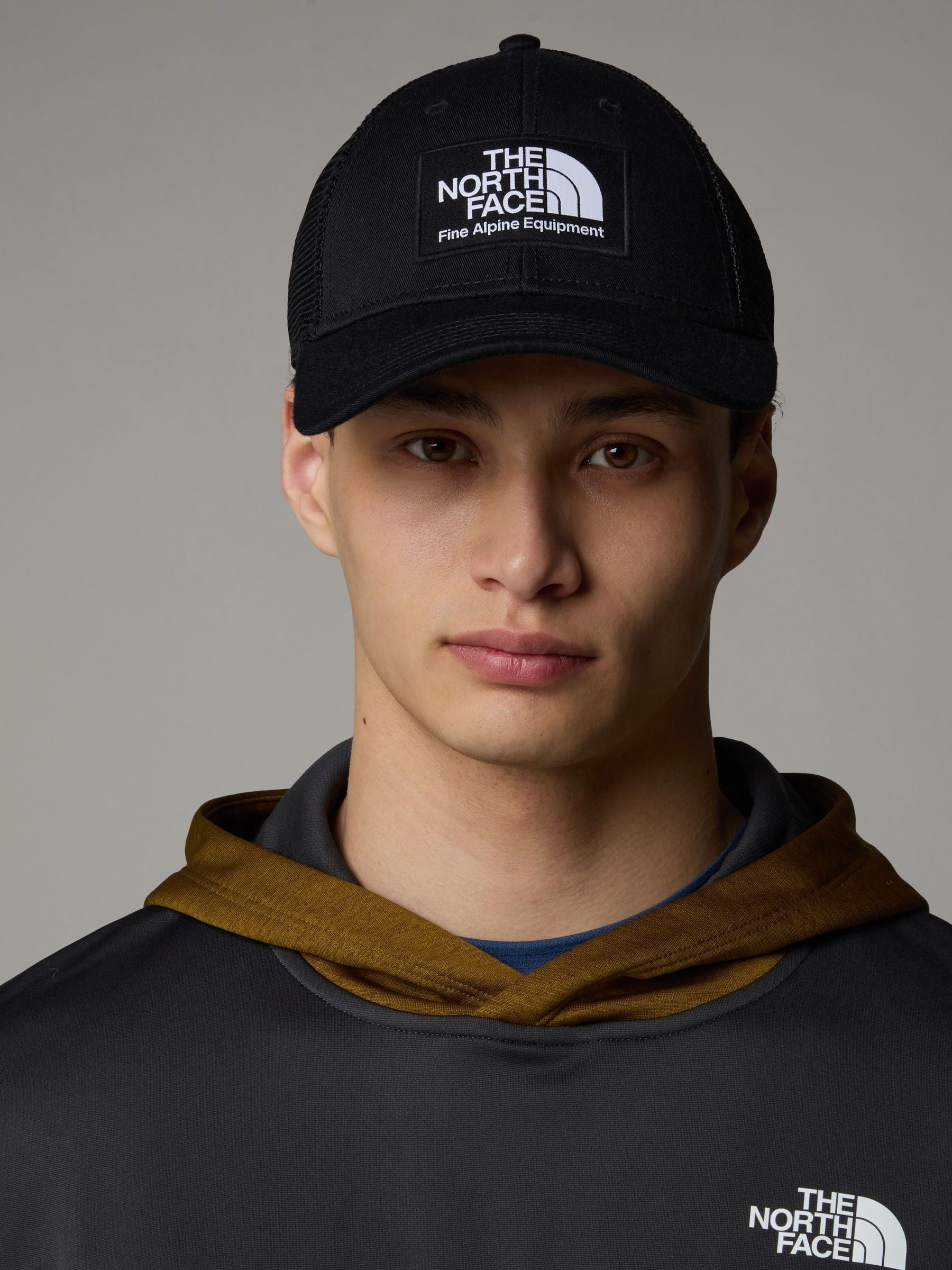 Zwart - The North Face Mudder truckerpet