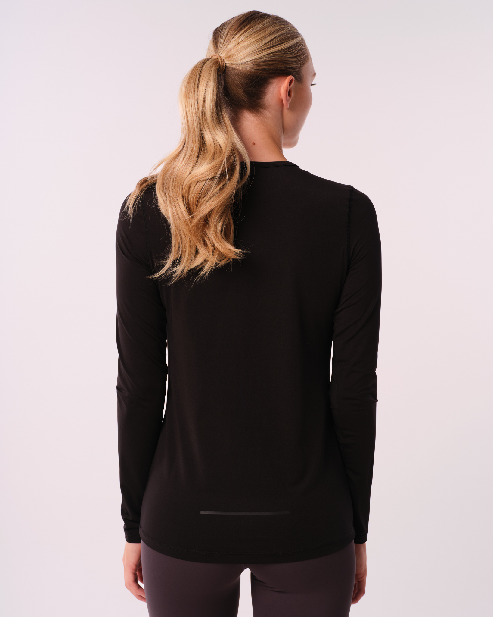LEVITY Momentum LS Black Beauty