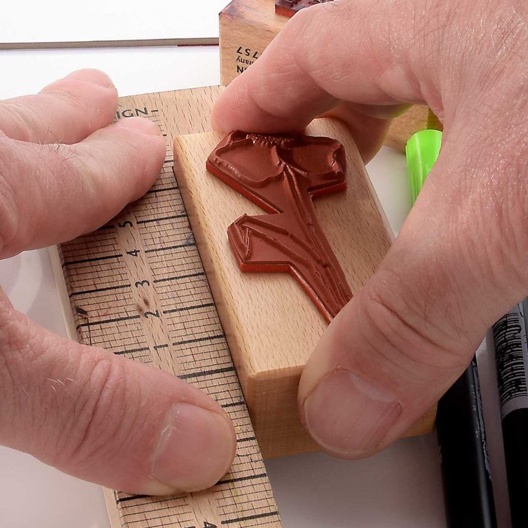 Stempel-Anlegewinkel