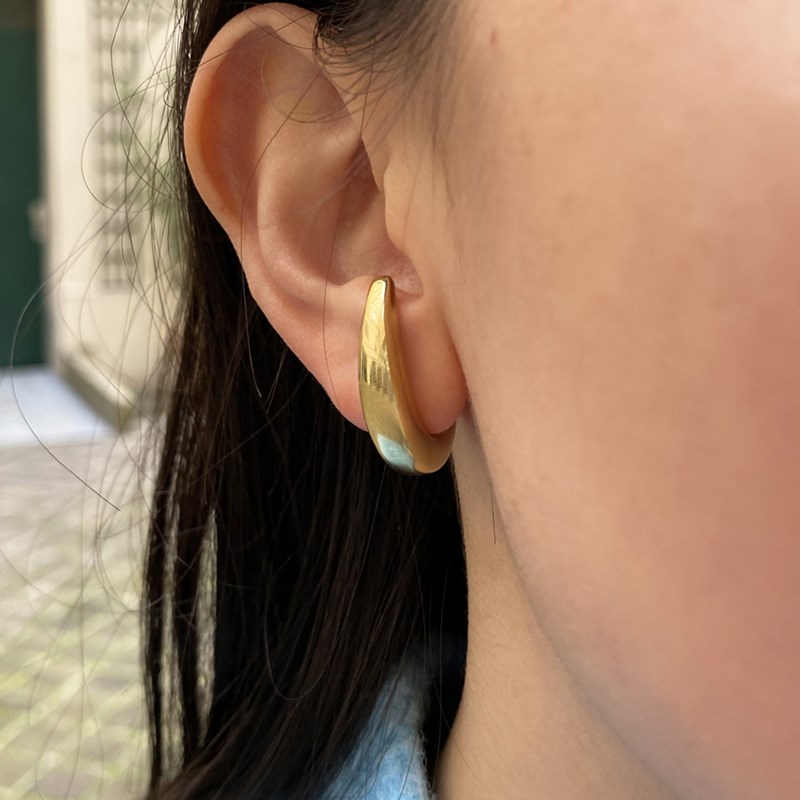 Boucles d'oreilles en acier doré effet manchette de lobe en forme de lune lisse