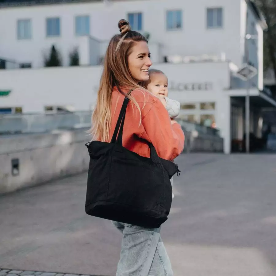 Anna und Oskar Faire Wickeltasche Greta Schwarz