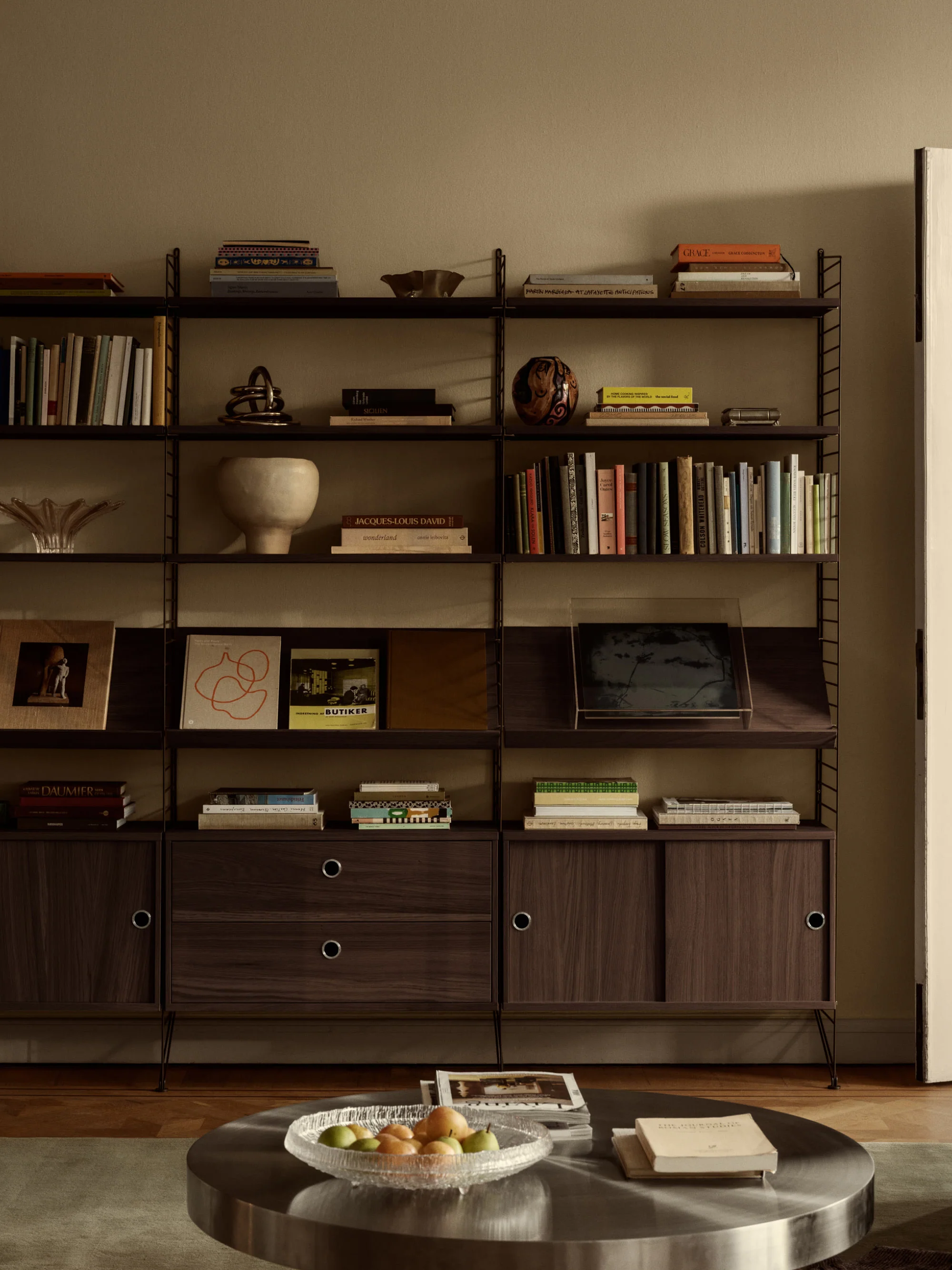Kast String System met schuifdeuren