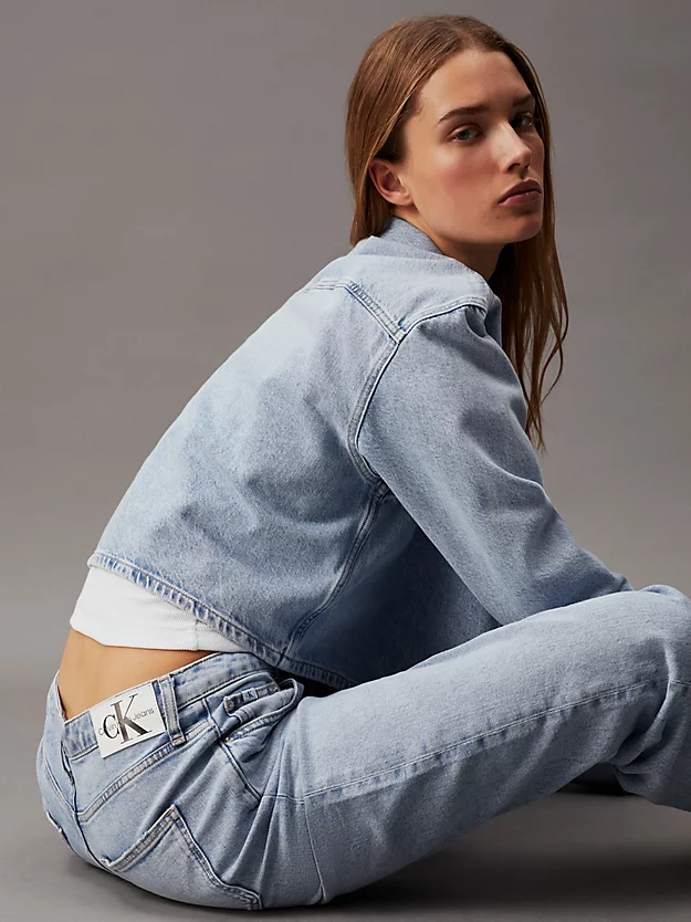 Calça jeans reta e folgada