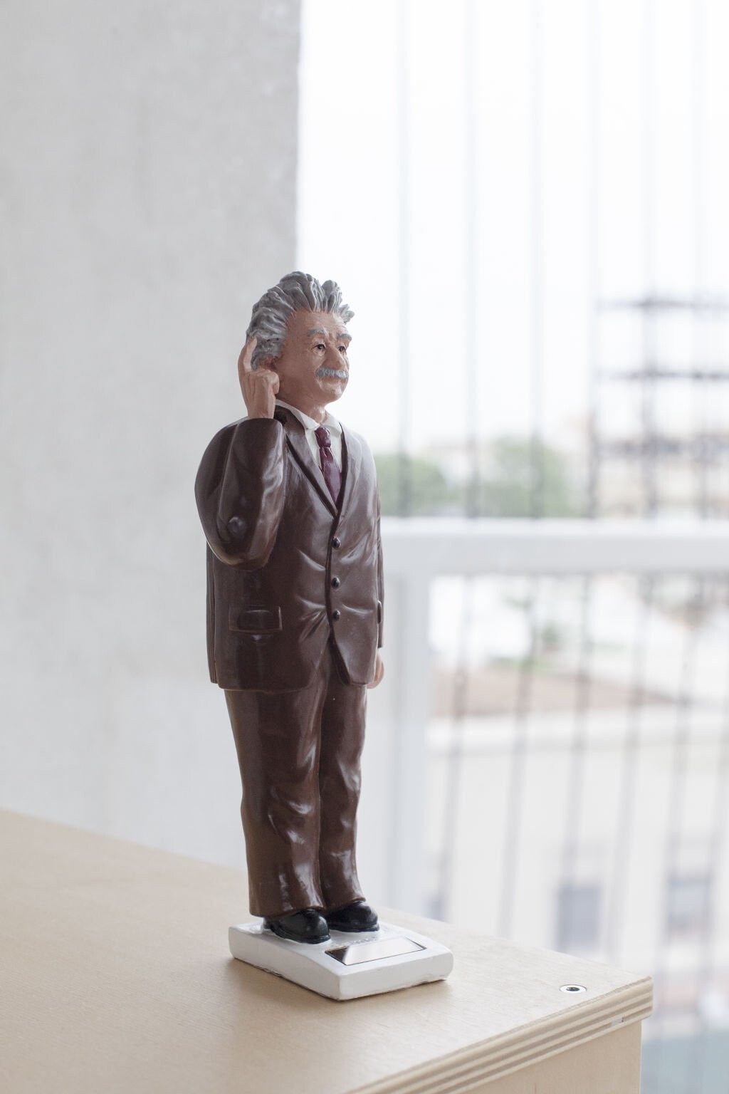Einstein Solcelle Figur - Kikkerland