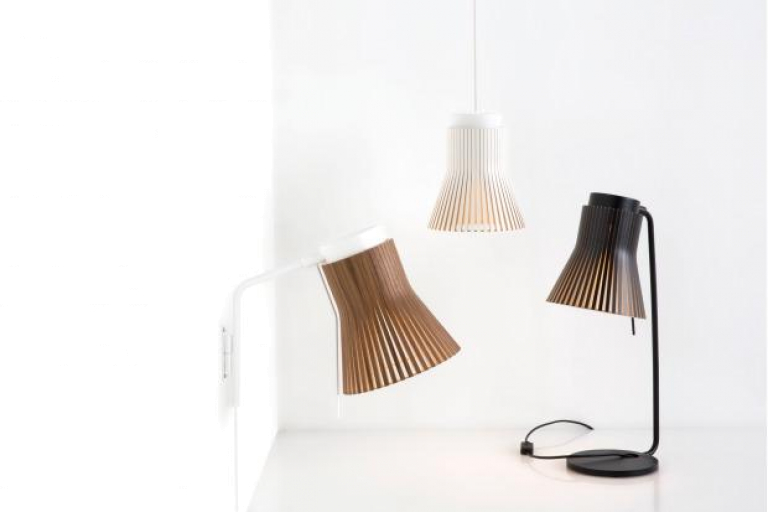 Secto Design Petite 4630 wandlamp walnoot