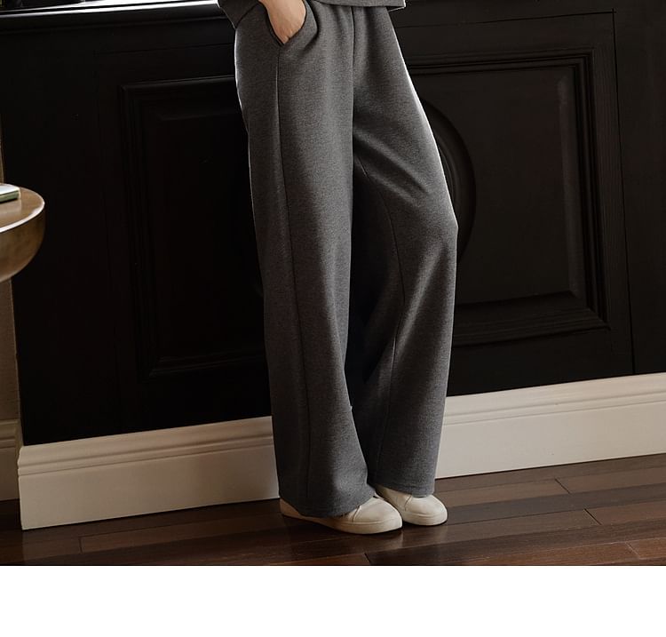 Kwuartz - Set: Notch Neck Mock Two Piece Pullover + Plain Straight Leg Sweatpants