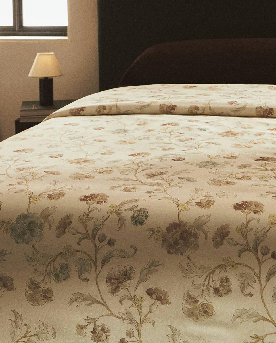 CAPA DE EDREDOM COM ESTAMPA FLORAL