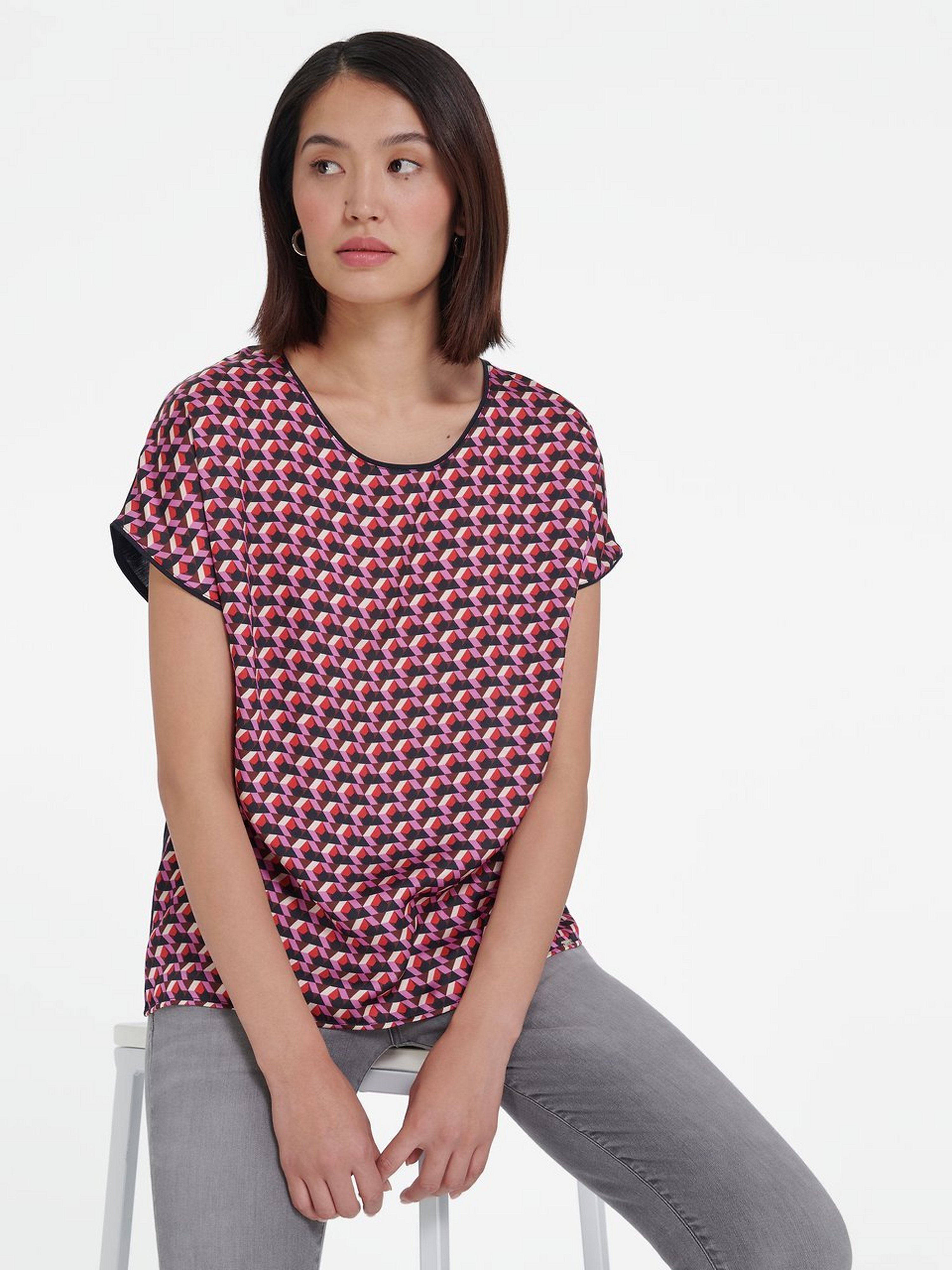 Shirt „Cikara“ mit V-Ausschnitt