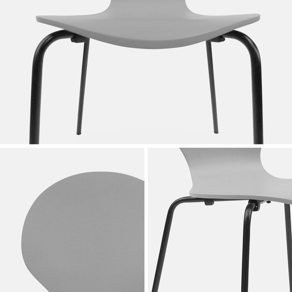 Lot de 4 chaises grises rétro empilables. Bois d'hévéa et contreplaqué. Pieds en acier. Naomi. L 43 x p 48 x h 87cm