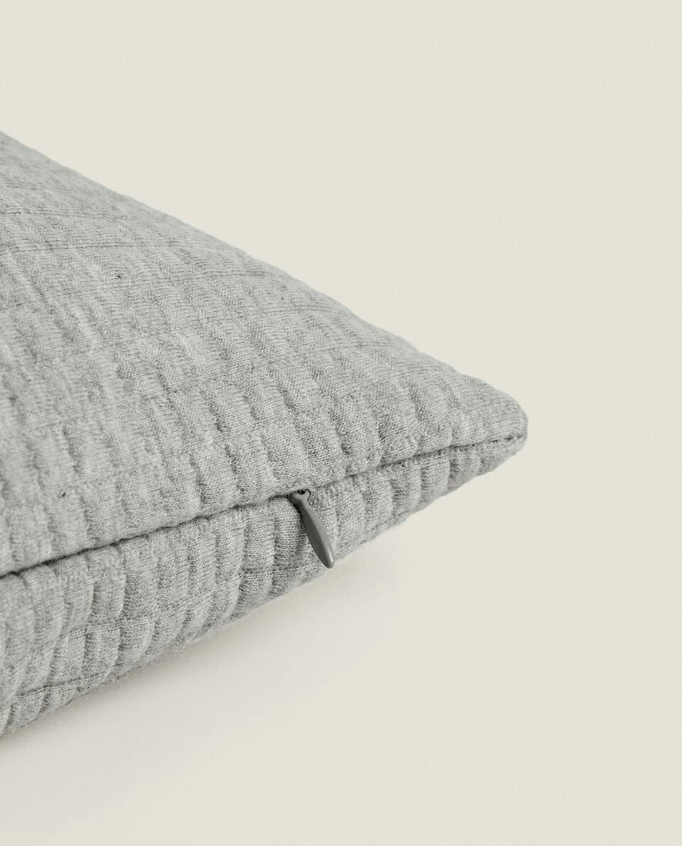 CAPA DE ALMOFADA EM JACQUARD XADREZ