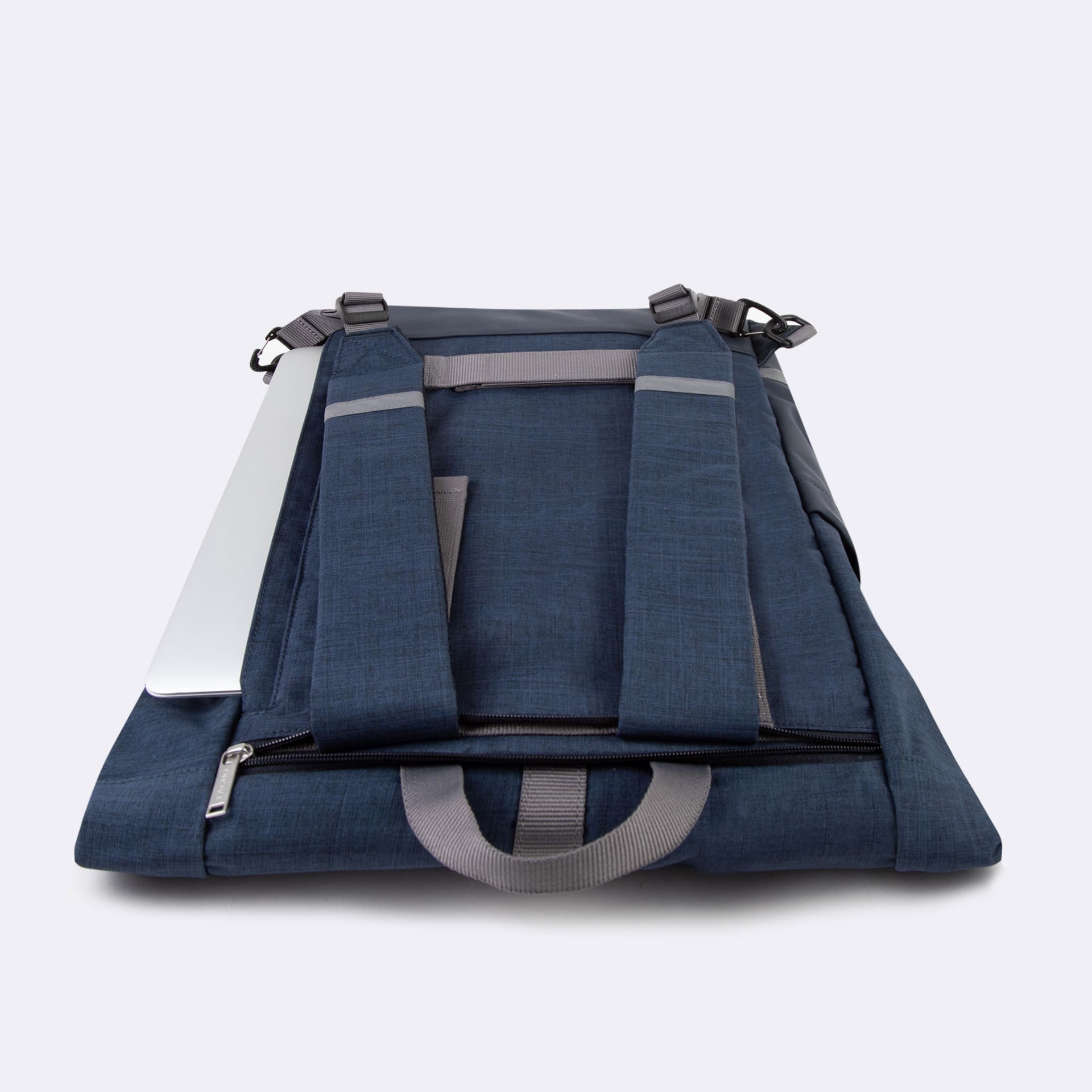 Sac à dos jeans marine végan en polyester recyclé - modèle Cycling medium
