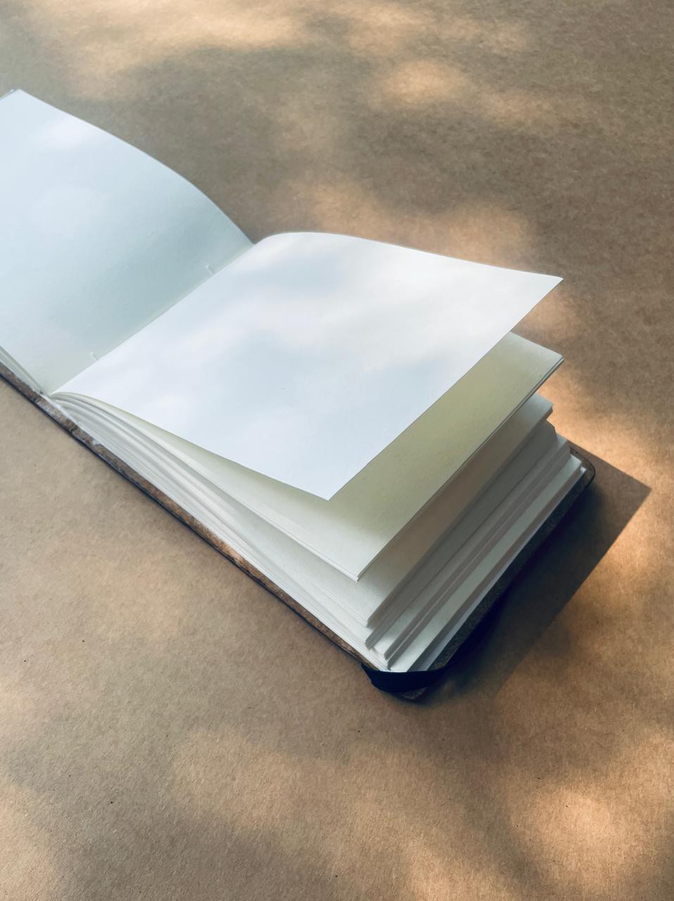 Notizbuch 'Weft' mit Ledereinband, braun, H 13 cm, B 18 cm günstig bestellen