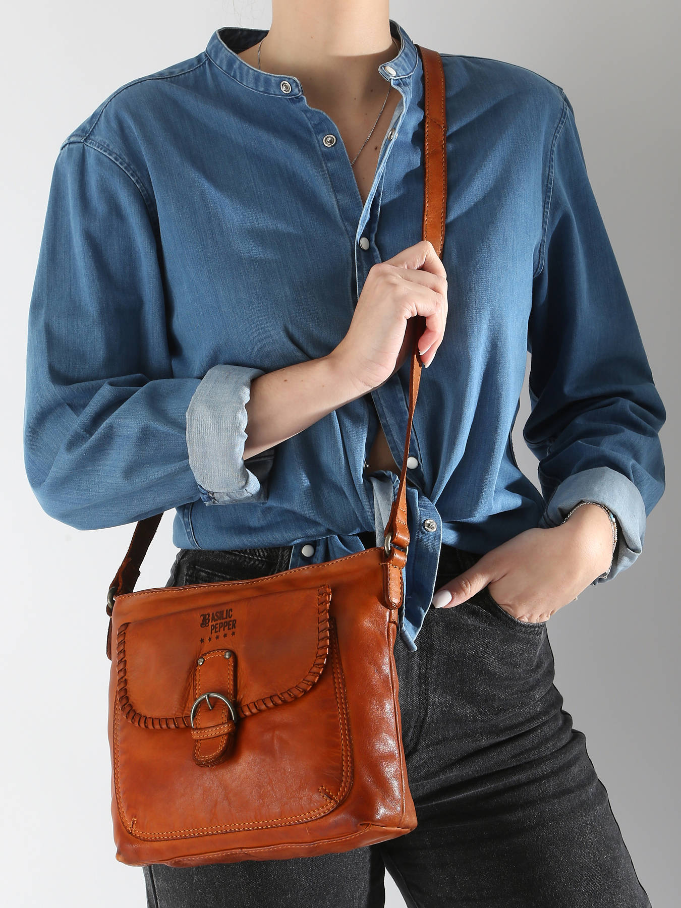 Sac bandoulire Utility cuir BASILIC PEPPER