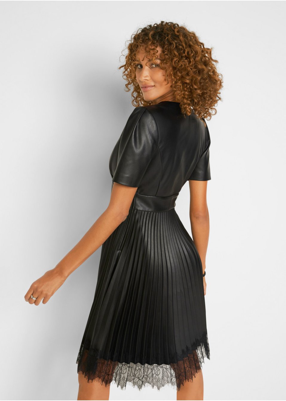Robe à dentelle