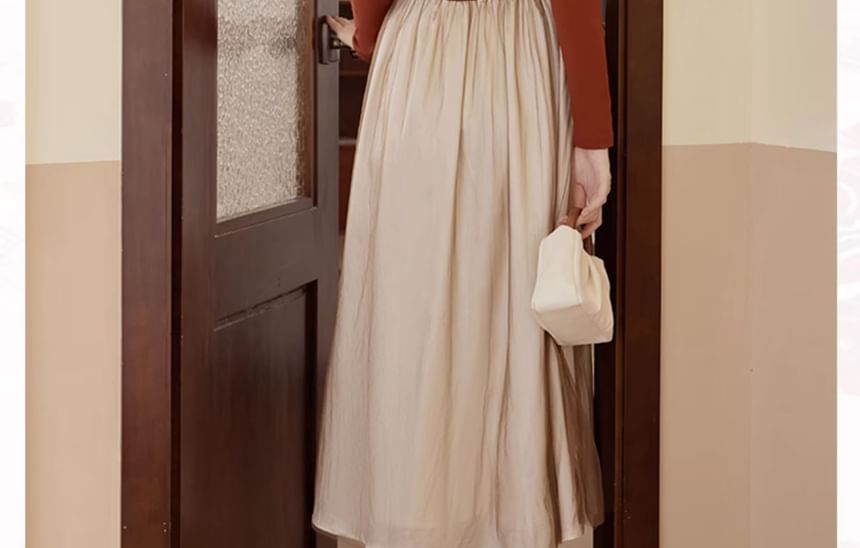 Plum Reverie - Lange mouwen ronde hals mesh maxi A-lijn jurk