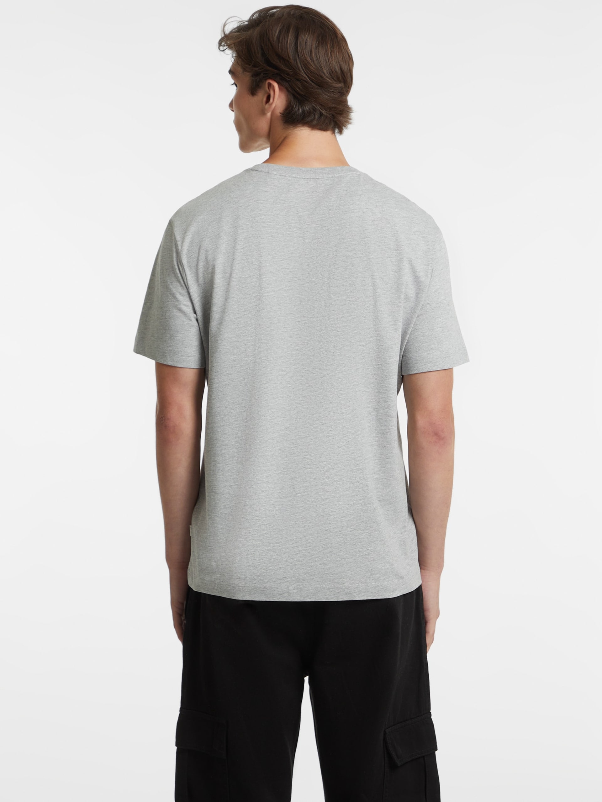 Camiseta com logo misto no peito