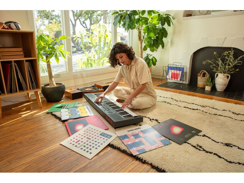 Roland Keyboard GO:KEYS 5 Graphite Keyboard mit 61 anschlagsdynamischen Tasten und Zen-Core Engine