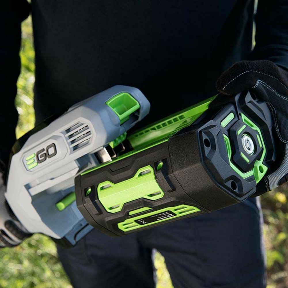 Coupe bordure electrique ego power sur batterie lithium 56 volts st1300e
