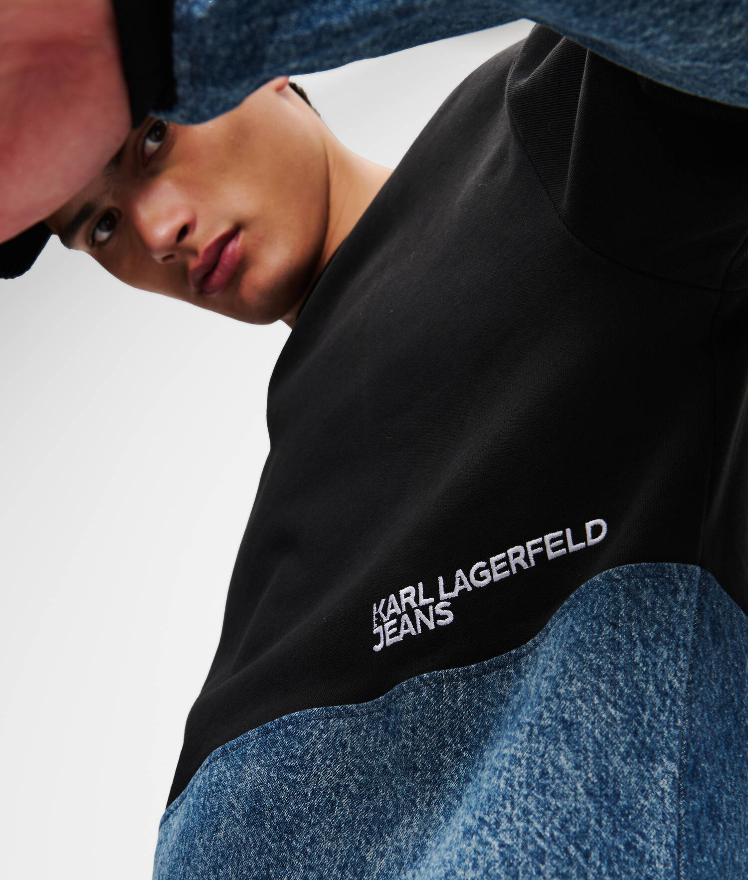 SWEAT-SHIRT À EMPIÈCEMENTS EN DENIM KLJ