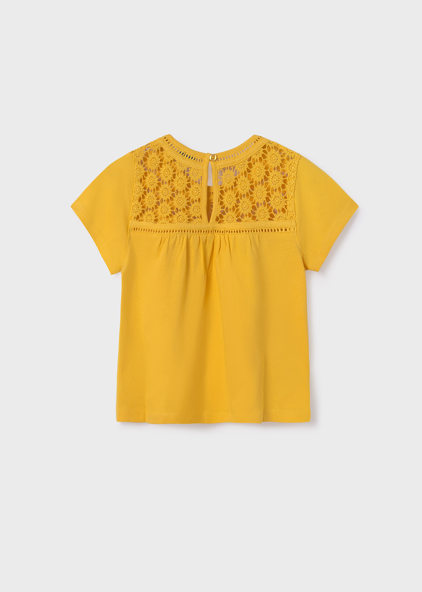 Camiseta feminina Better Cotton em guipure