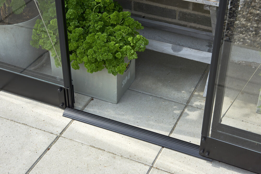 Halls Greenhouses QUBE LT 24 - Fundering - zwart - 12x3x127.2 cm