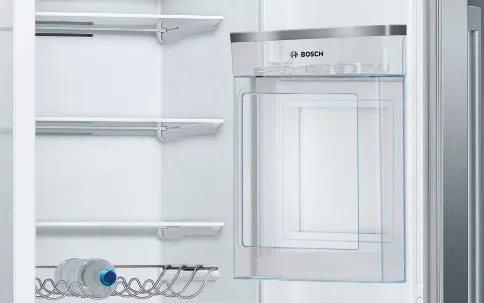 Bosch Serie | 6 KAG93AIEP - Køleskab/fryser - side ved side med vanddispenser, isdispenser - fritstående - bredde: 90.8 cm - dybde: 70.7 cm - højde: 178.7 cm - 531 liter - Klasse E - rustfrit stål