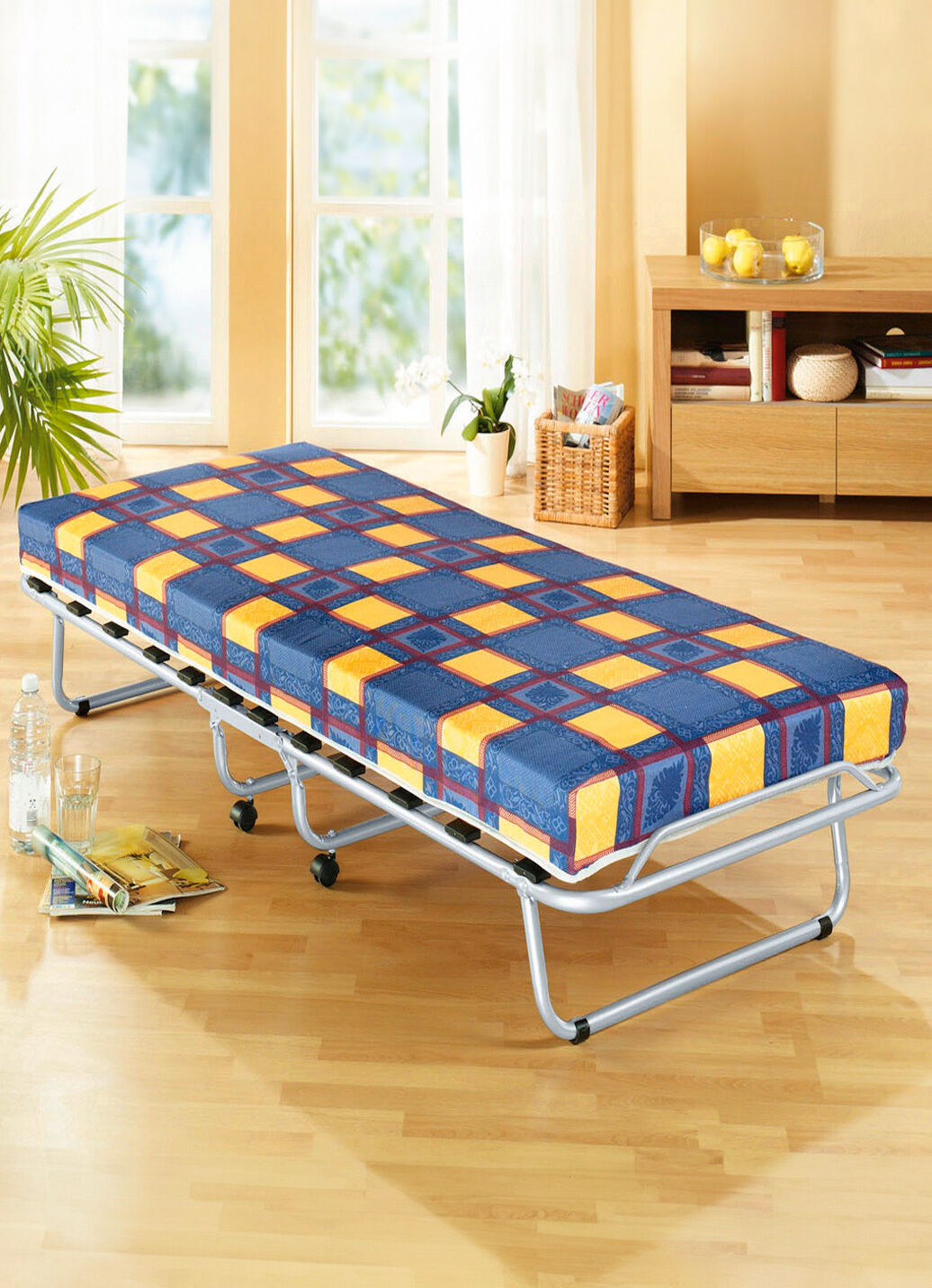Gästebett mit Lattenrost und Matratze