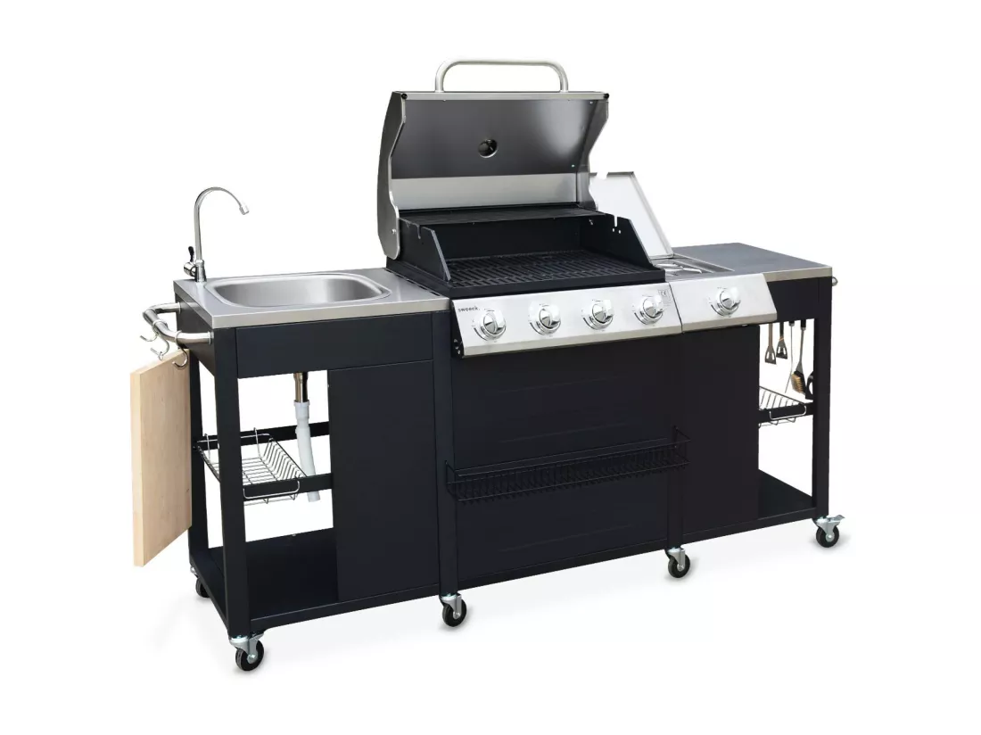 Barbecue. cuisine extérieure gaz - D'Artagnan - Barbecue 5 brûleurs dont 1 feu latéral. inox et noir. évier. planche à découper bois. ustensiles