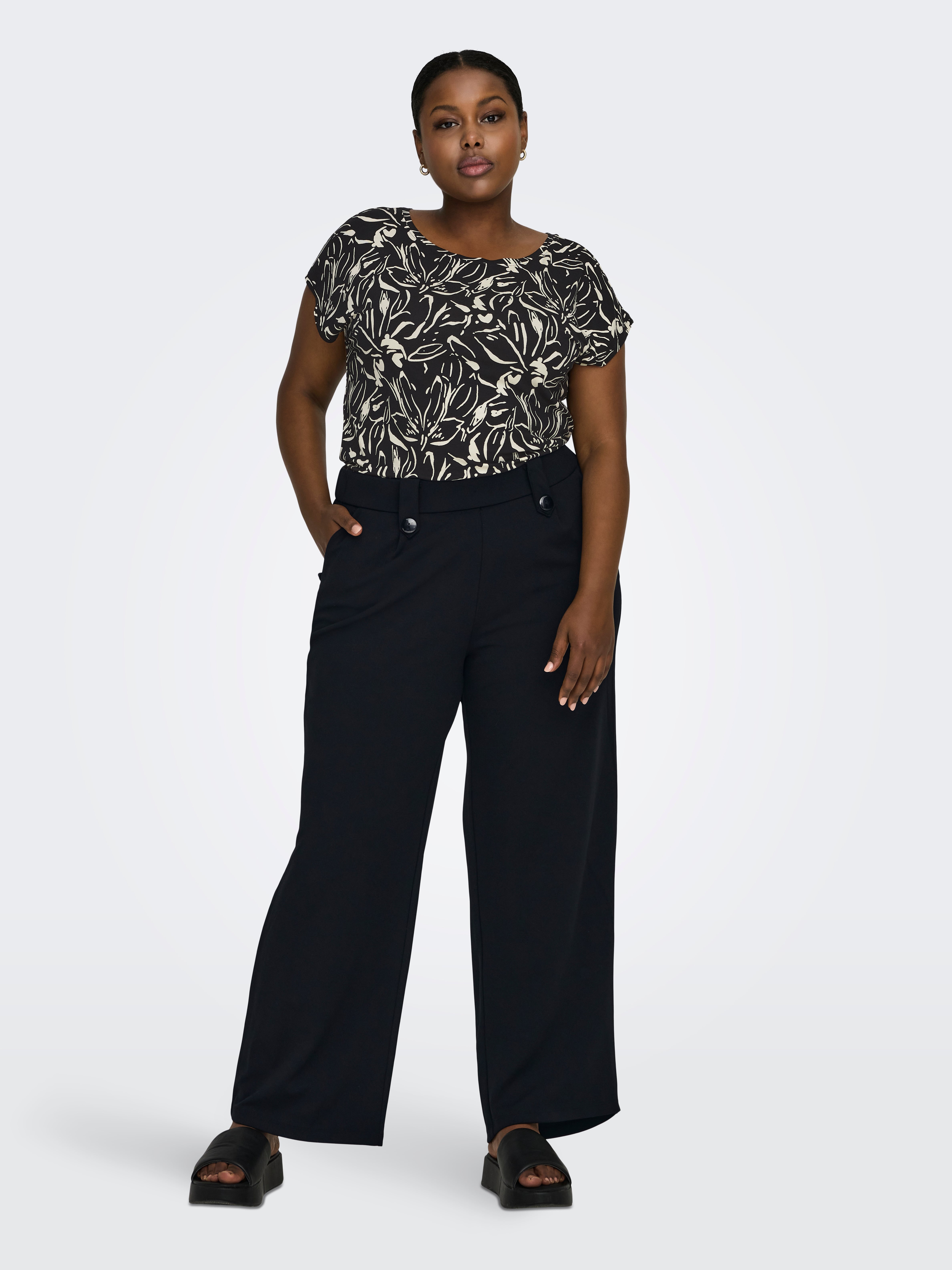 CARFYRLA Top Black