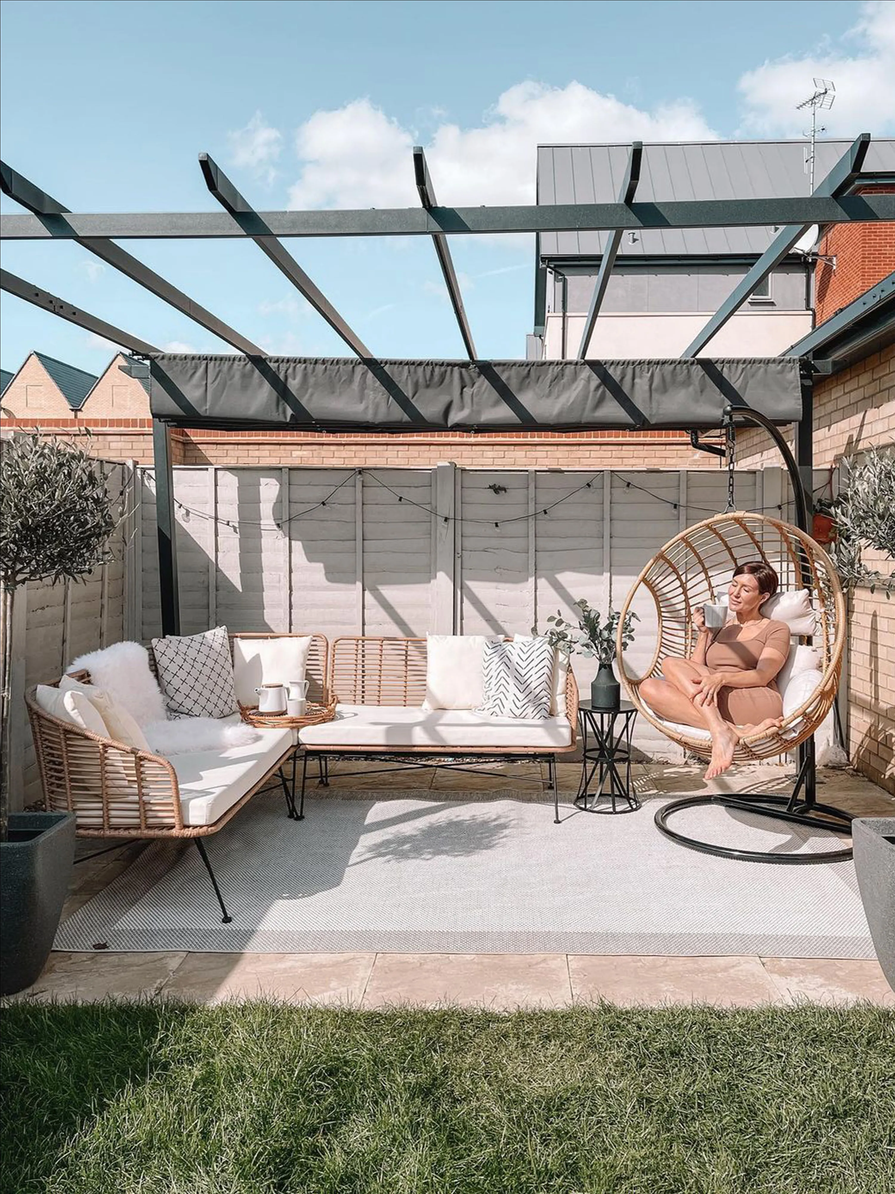 Hangstoel met standaard ASPIO PE rotan Natuurlijk