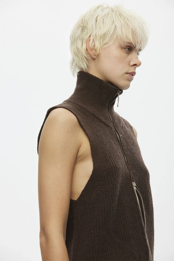 Oval Square Fave Knit Zip Vest Dark oak