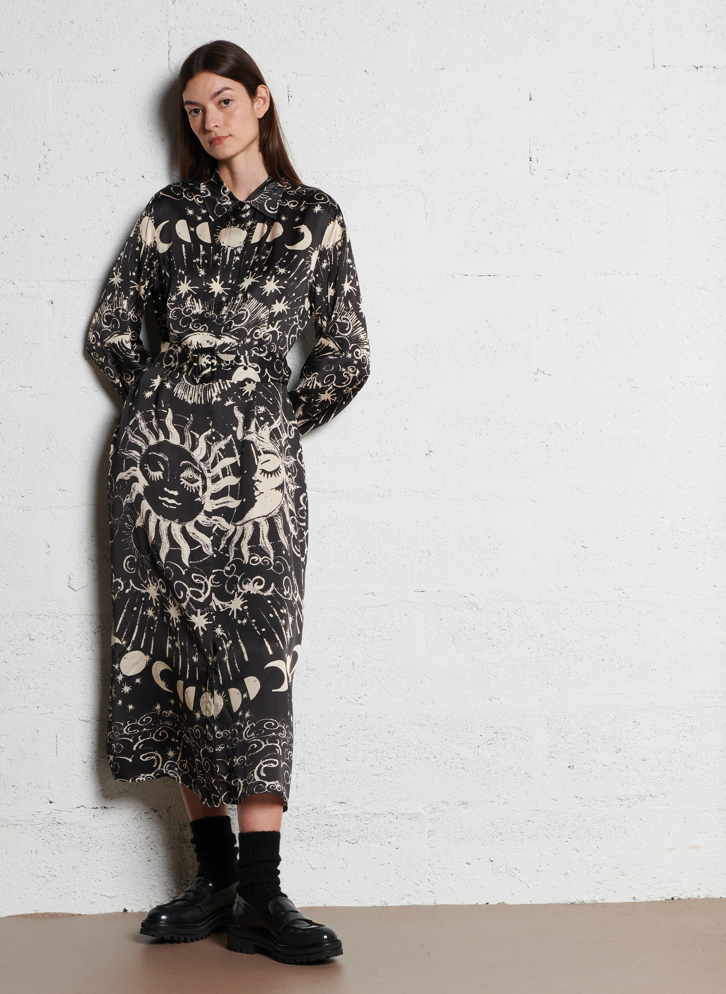 RELANA - Robe chemise longue imprimée | Noir