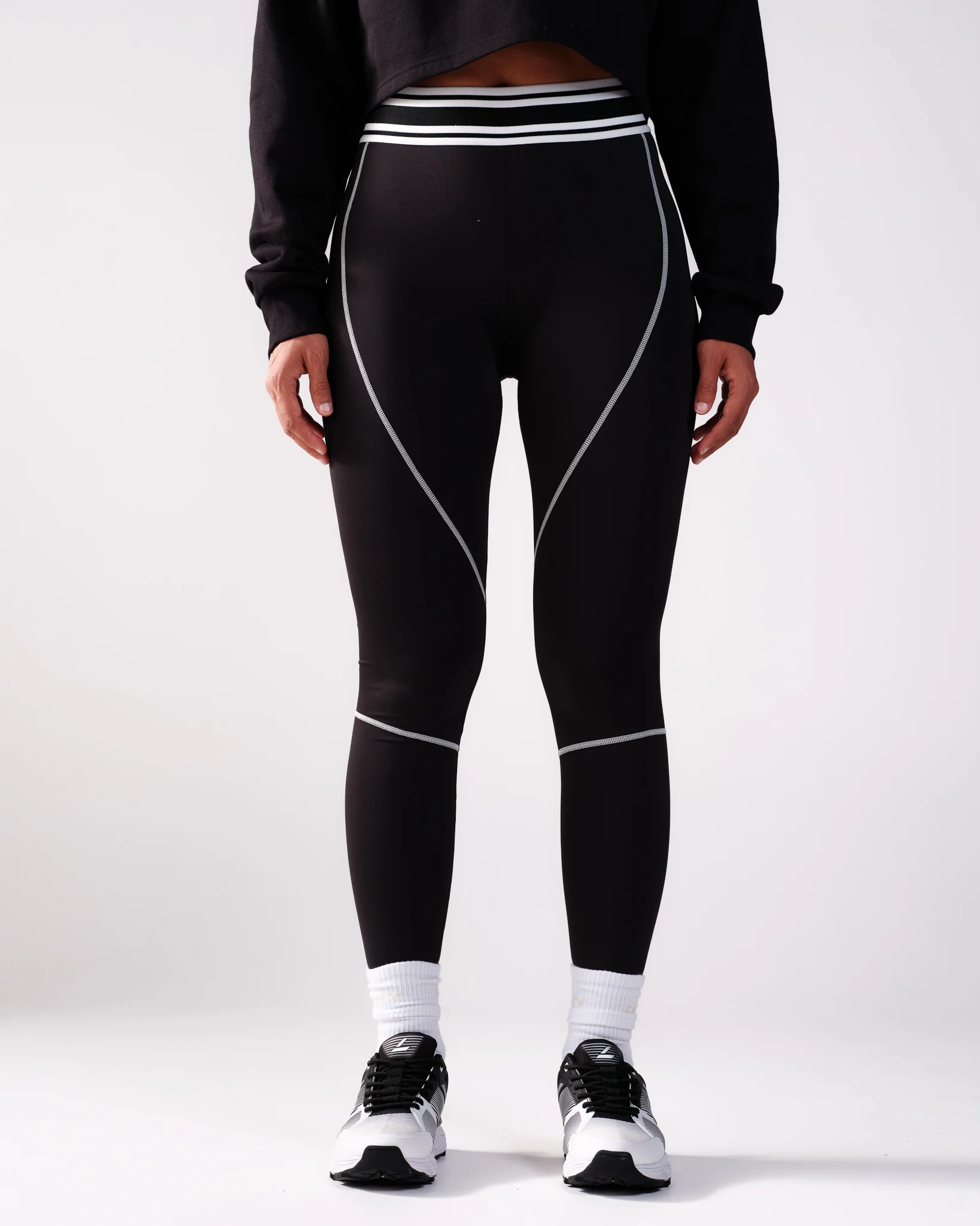 LEVITY Black'n White Tights Black